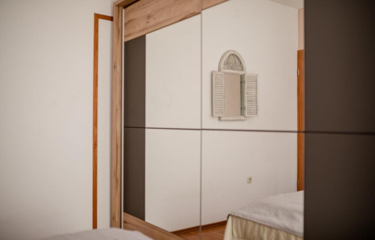 Apartments Vladimir 2836 Palit Dış mekan fotoğraf